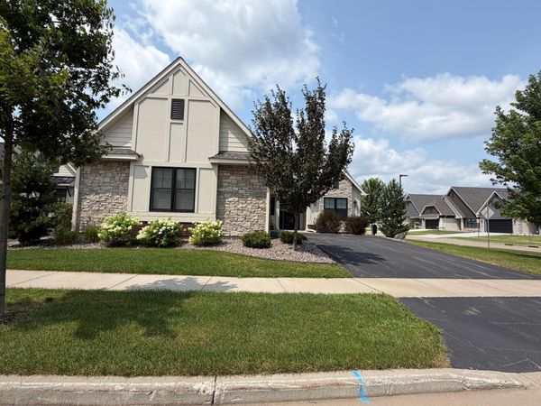 2302 Simply Living Lane , Hudson, WI 54016