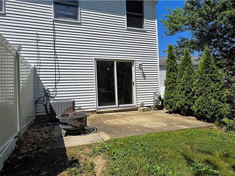 1811 Meadowland Drive, Brunswick, OH 44212 Photo 3