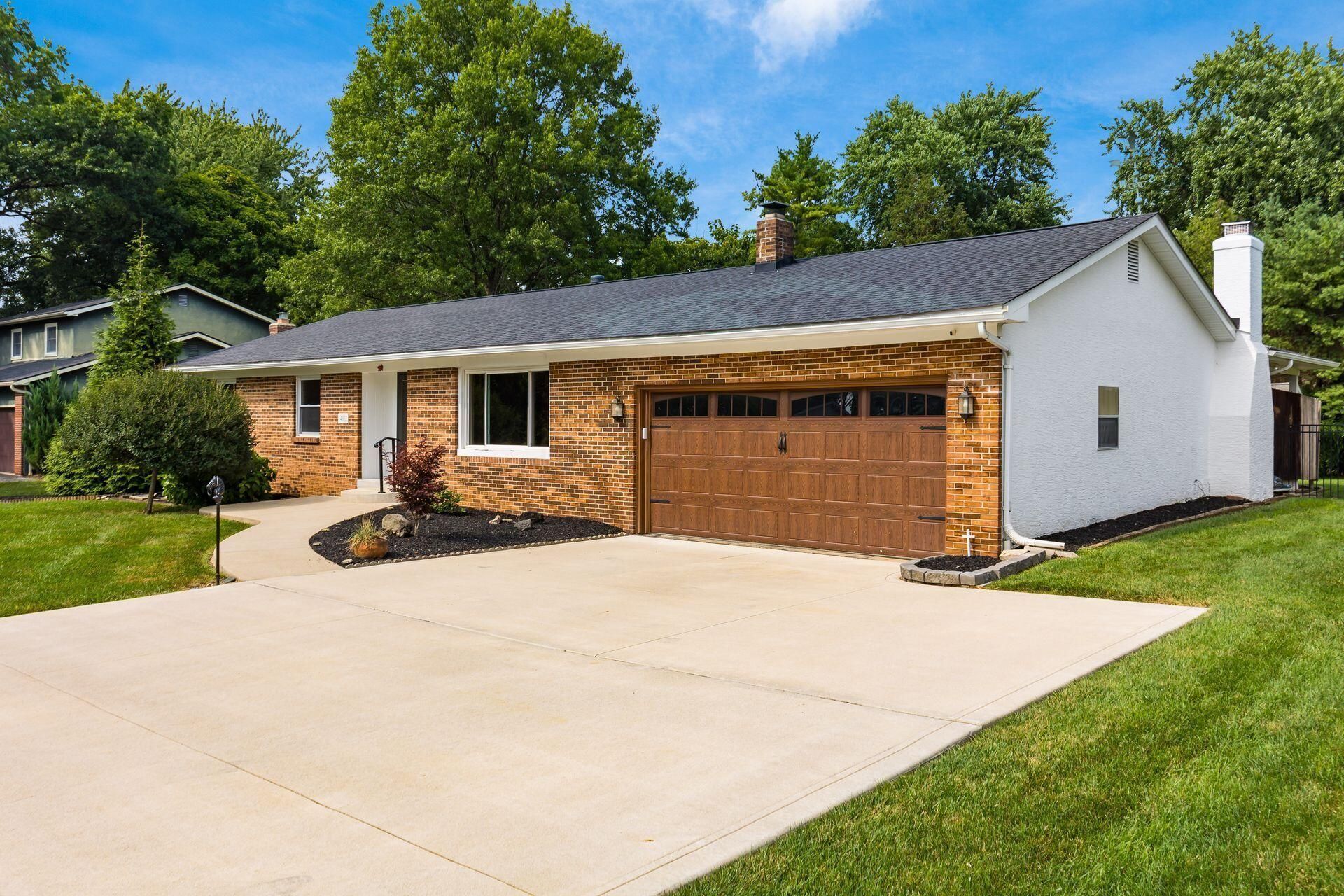 408 Pickering Drive , Pickerington, OH 43147 Main Photo