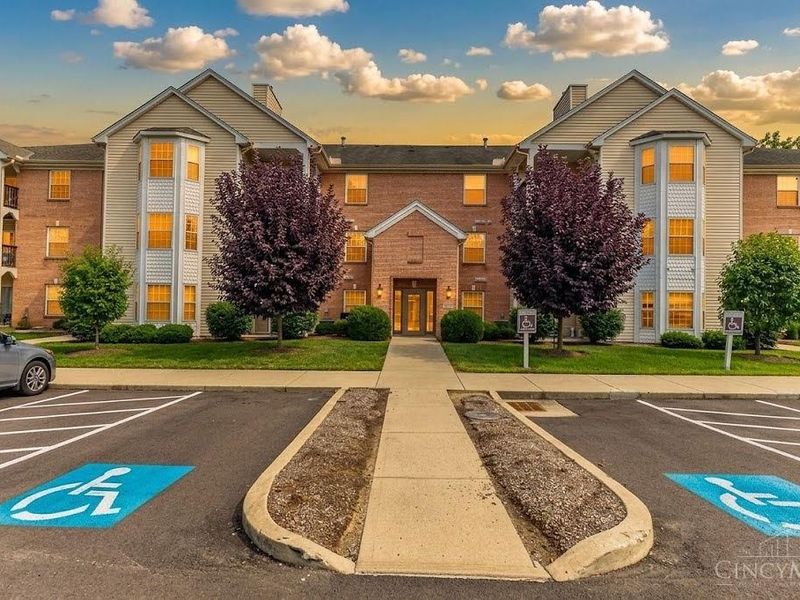 4350 Regency Ridge Court, Unit 208, Green Township, OH 45248 Photo 1