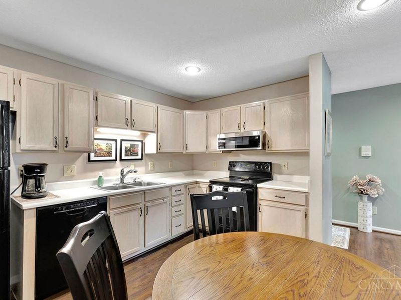 4350 Regency Ridge Court, Unit 208, Green Township, OH 45248 Photo 10