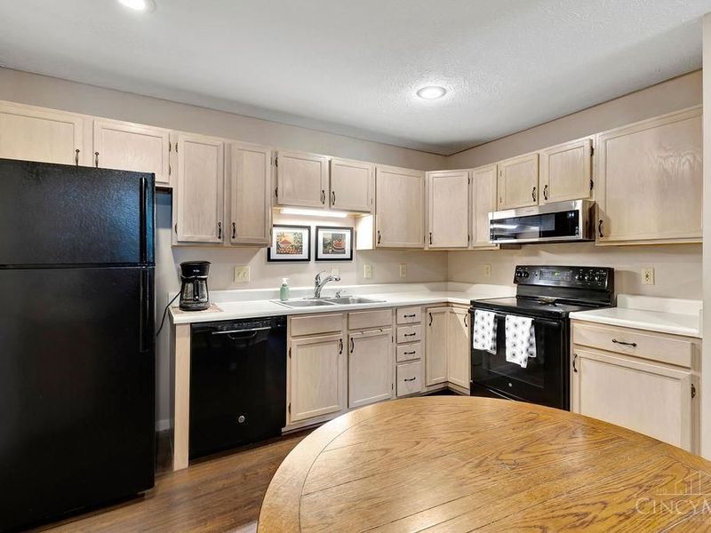 4350 Regency Ridge Court, Unit 208, Green Township, OH 45248 Photo 11