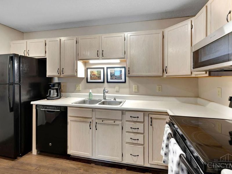 4350 Regency Ridge Court, Unit 208, Green Township, OH 45248 Photo 9