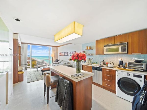 6801 Collins Ave , Unit 1015, Miami Beach, FL 33141
