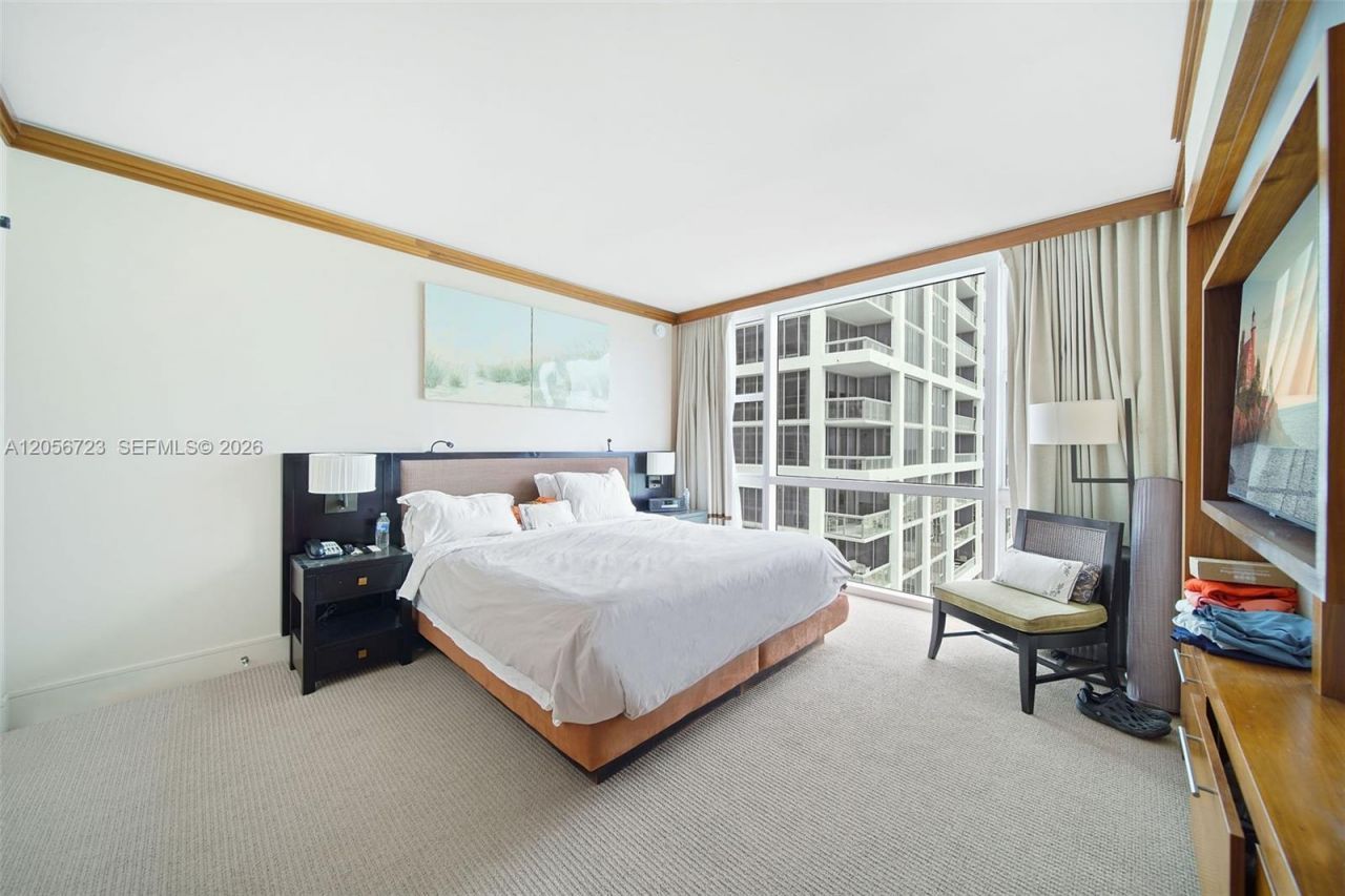 6801 Collins Ave , Unit 1015, Miami Beach, FL 33141 Photo