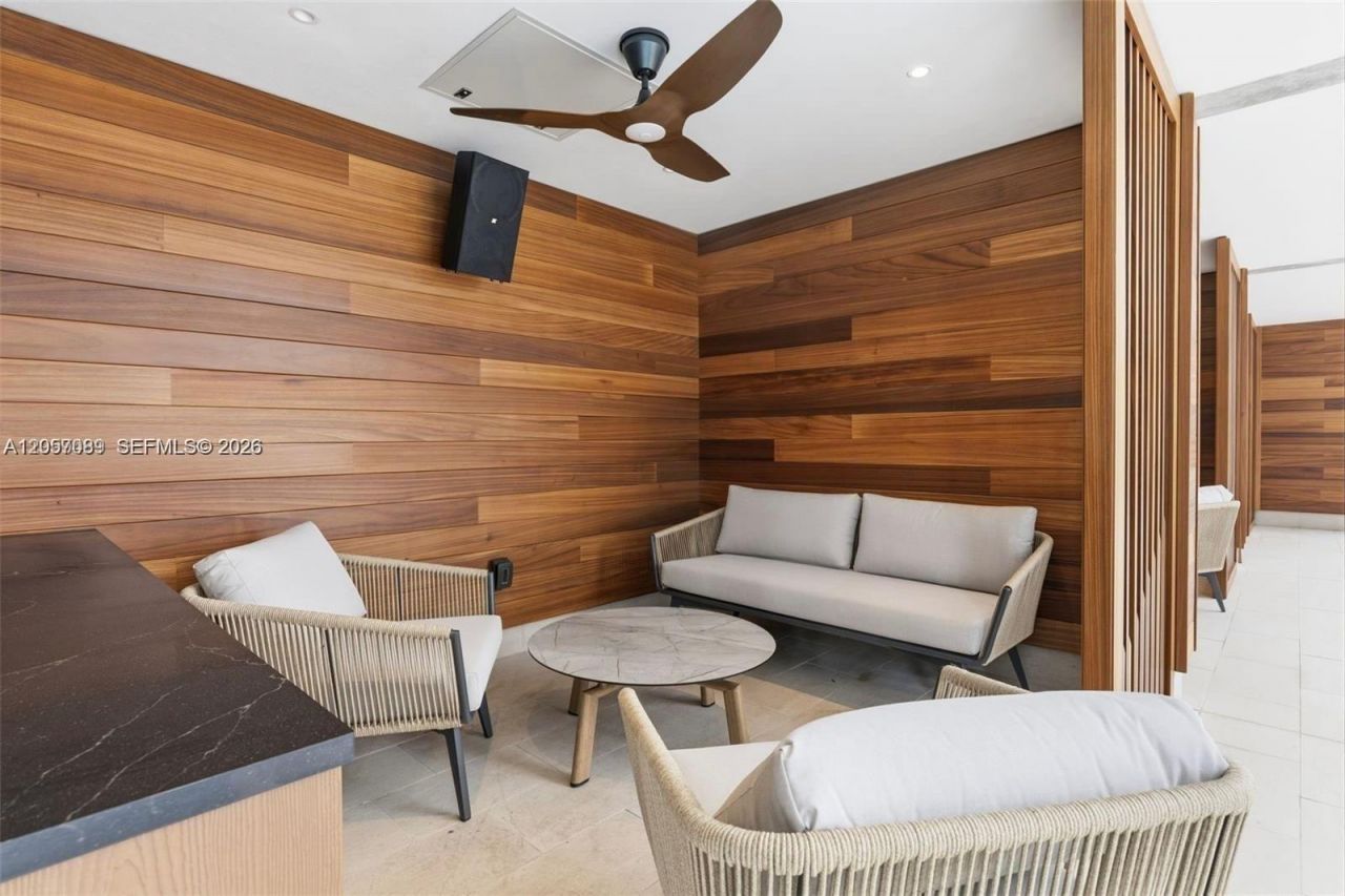 20 NE 11 St , Unit 1203A, Miami, FL 33132 Photo