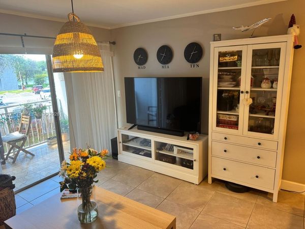 9363 Fontainebleau Blvd , Unit H230, Miami, FL 33172
