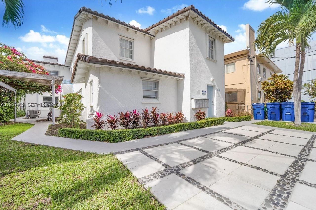 6966 Byron Ave, Unit 105, Miami Beach, FL 33141 Photo