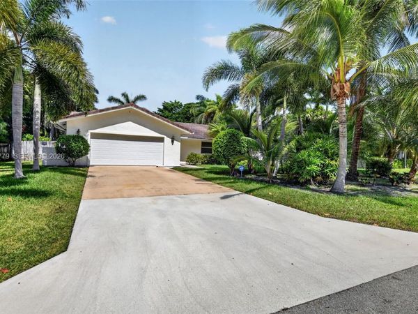 731 NW 4th Ct , Boca Raton, FL 33432