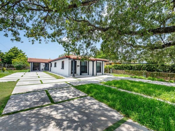 3000 NW 13th st , Miami, FL 33125