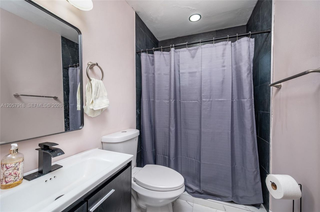 3000 NW 13th St , Miami, FL 33125 Photo