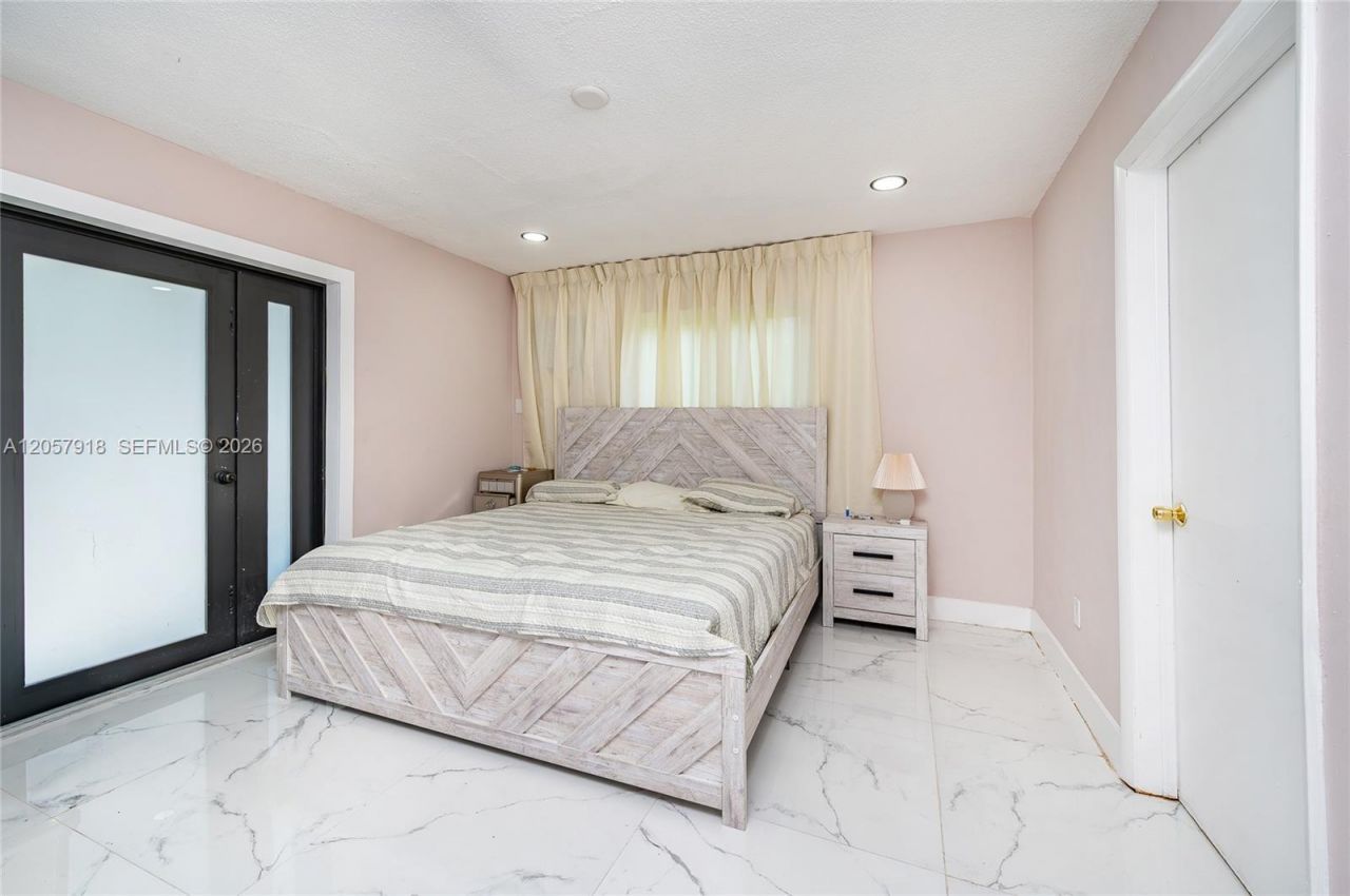 3000 NW 13th St , Miami, FL 33125 Photo