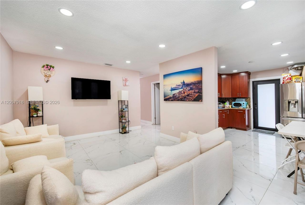 3000 NW 13th St , Miami, FL 33125 Photo