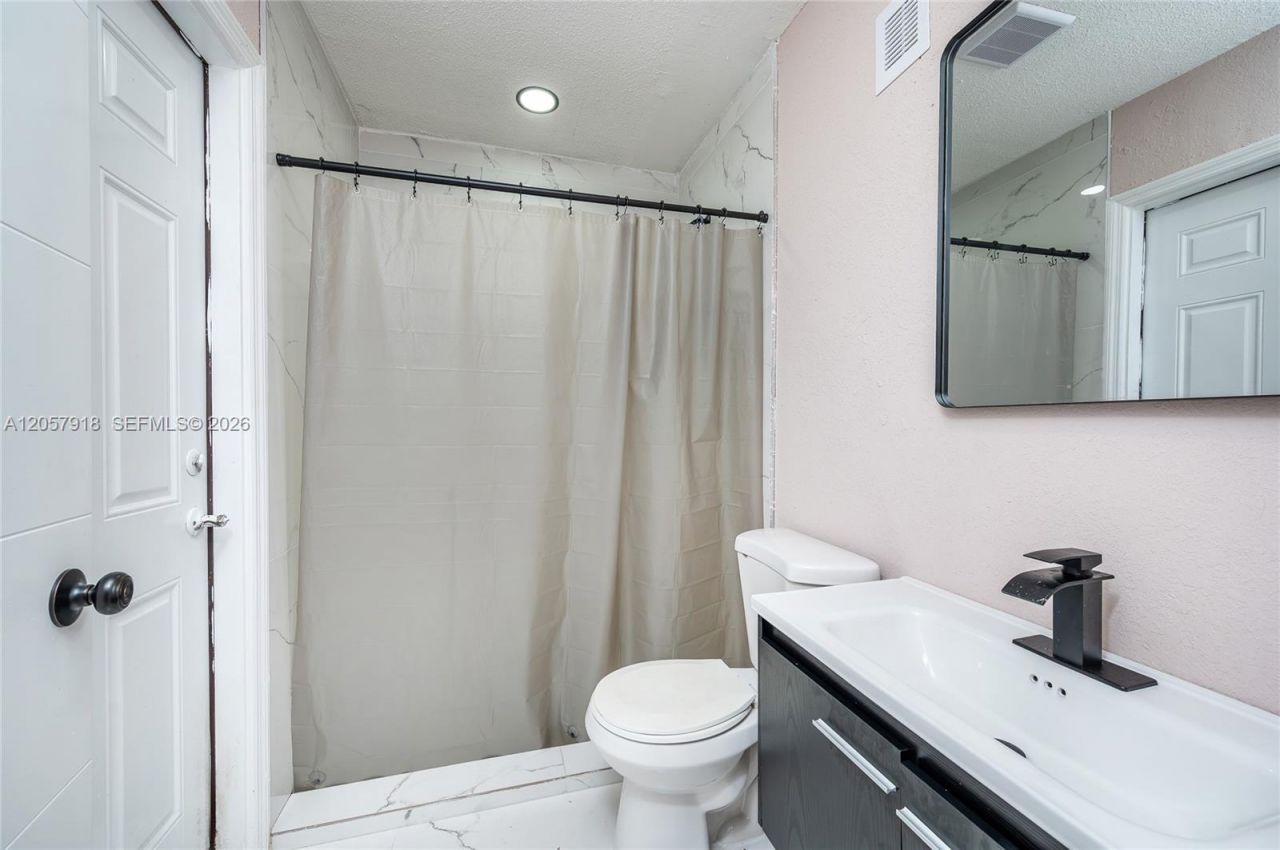 3000 NW 13th St , Miami, FL 33125 Photo