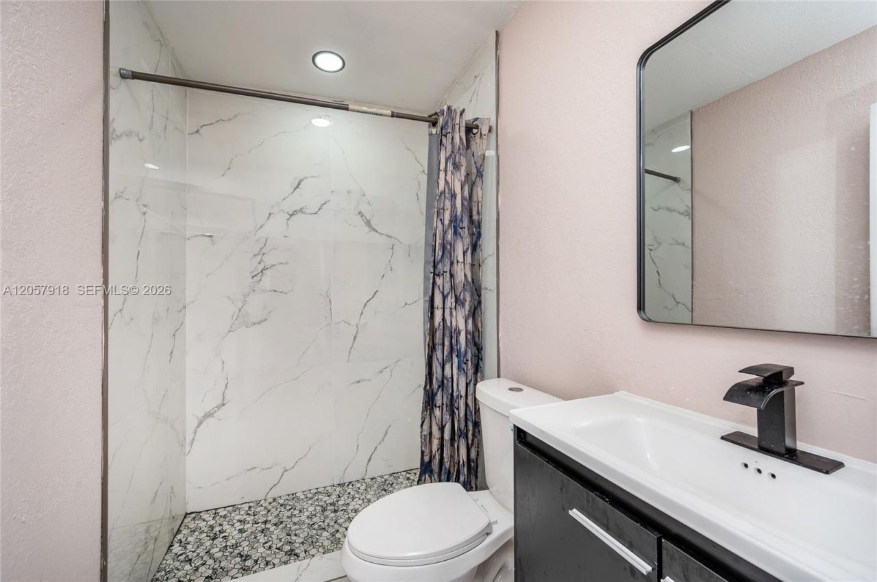 3000 NW 13th St , Miami, FL 33125 Photo