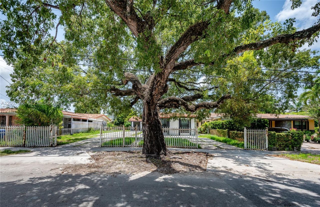 3000 NW 13th St , Miami, FL 33125 Photo