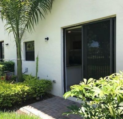 317 NE 194th Ln, Unit 317, Miami, FL 33179 Photo