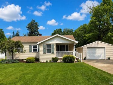 515 Lake Road , Youngstown, NY 14174