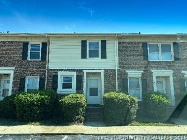 422 Kirkcaldy Court, Fayetteville, NC 28314