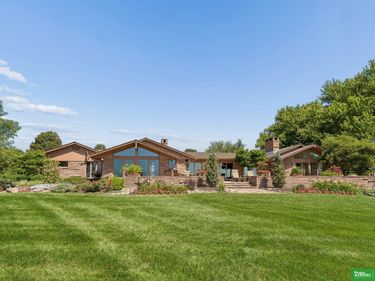 1021 Skyline Drive, Fremont, NE 68025