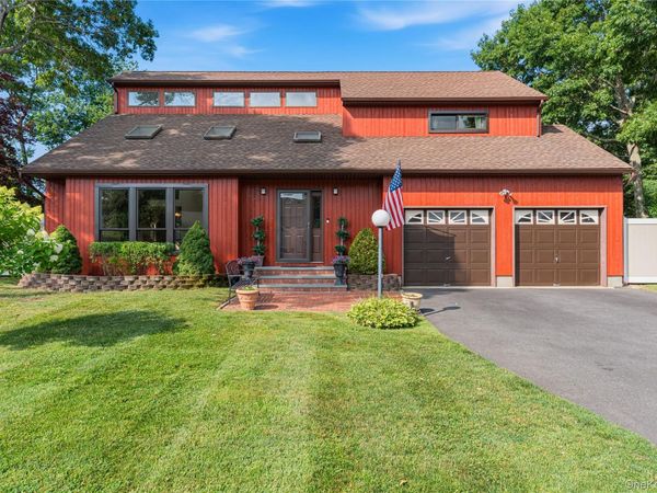 20 Debragga Avenue , East Moriches, NY 11940