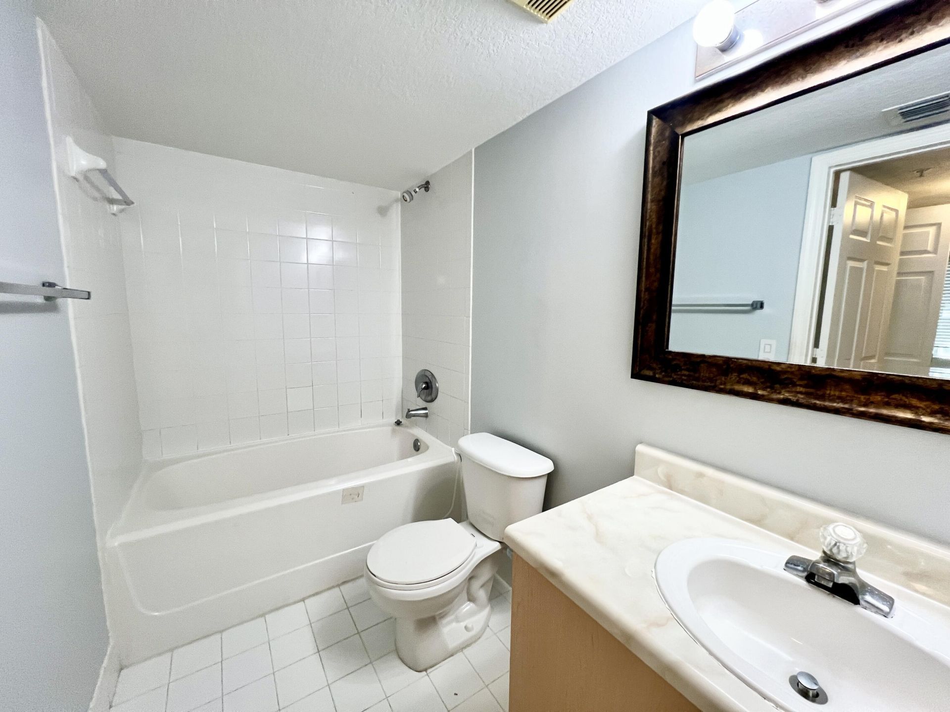 4021 San Marino Boulevard, Unit 202, West Palm Beach, FL 33409 Photo