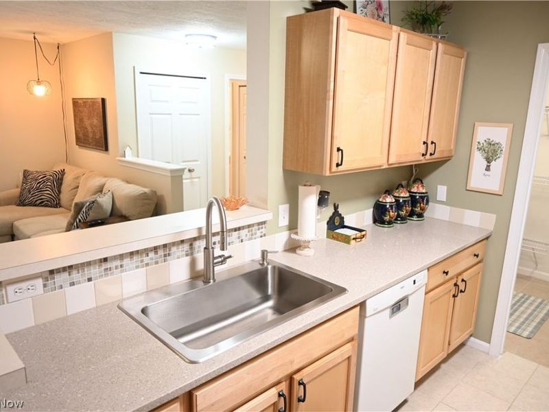 3395 Lenox Village Drive, Unit 148, Fairlawn, OH 44333 Photo 7