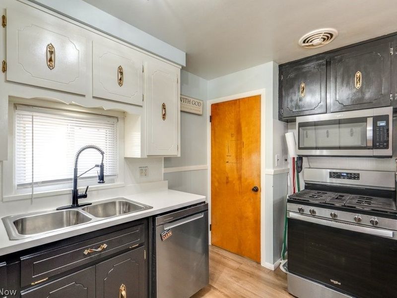 13304 Woodward Boulevard, Garfield Heights, OH 44125 Photo 14