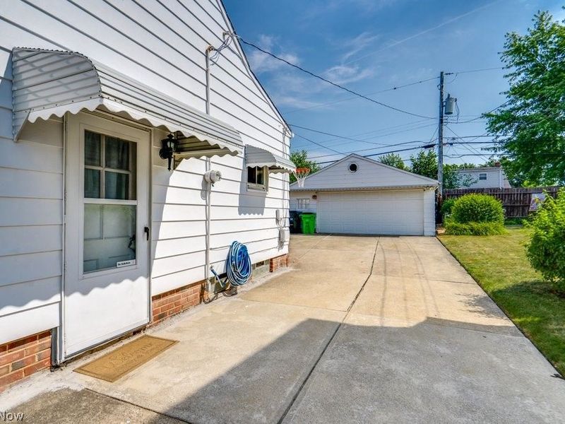 13304 Woodward Boulevard, Garfield Heights, OH 44125 Photo 3