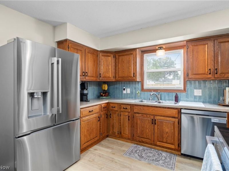 839 Delaware Avenue, Elyria, OH 44035 Photo 10