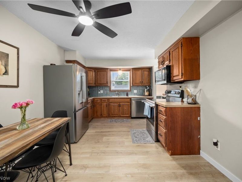 839 Delaware Avenue, Elyria, OH 44035 Photo 7