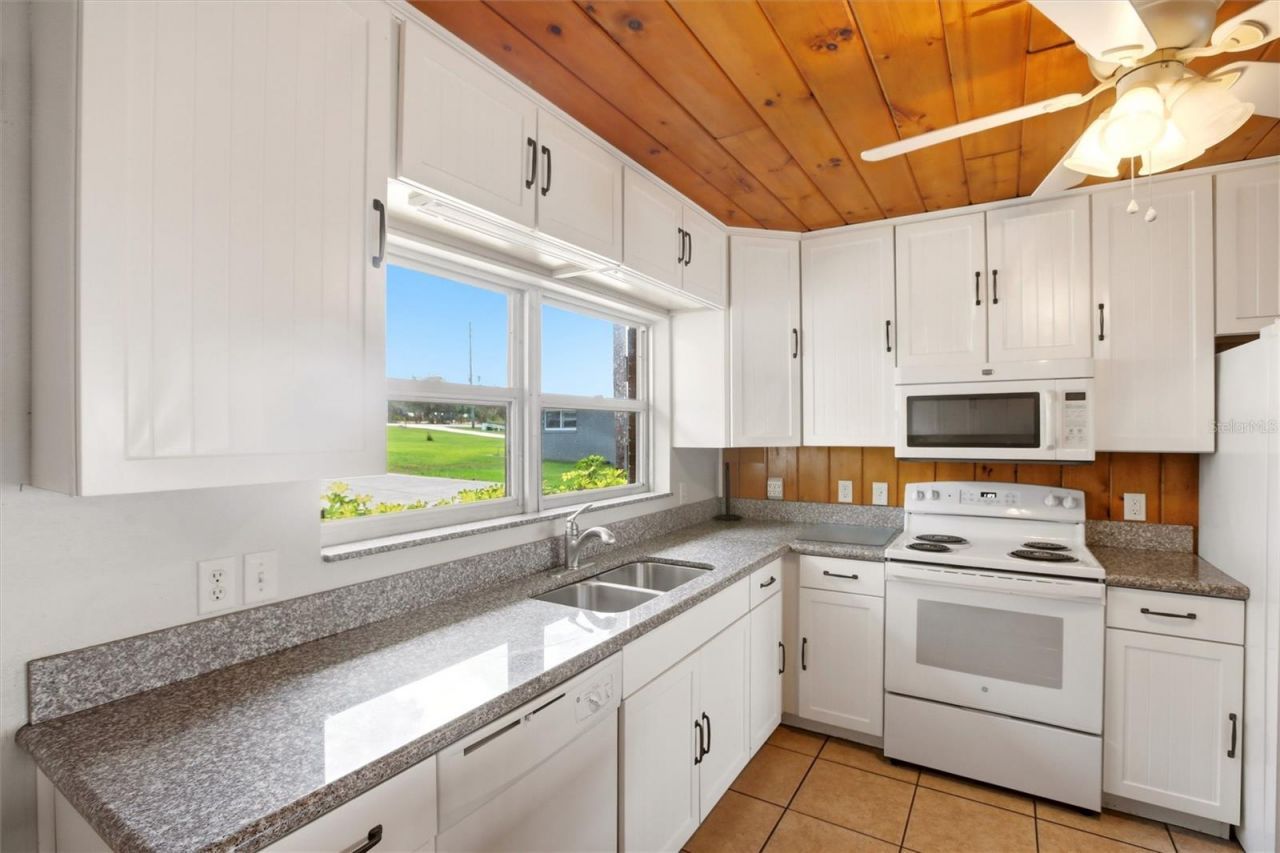 836 Lake June Road, Lake Placid, FL 33852 Photo
