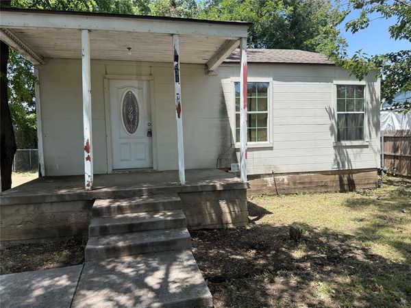 2631 Bentley Avenue , Dallas, TX 75211