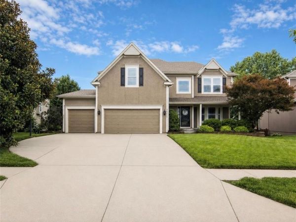 24115 W 79th Terrace, Lenexa, KS 66227