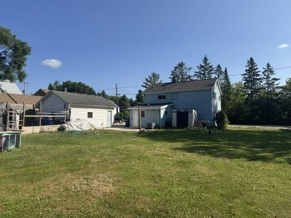 225 W Main St, Newburg, WI 53090