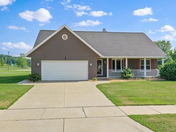 3040 JOY LANE, Green Bay, WI 54311
