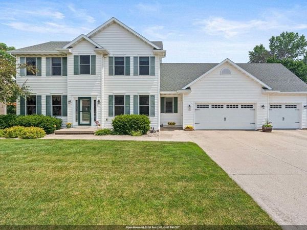 1594 LONE OAK DRIVE, Neenah, WI 54956