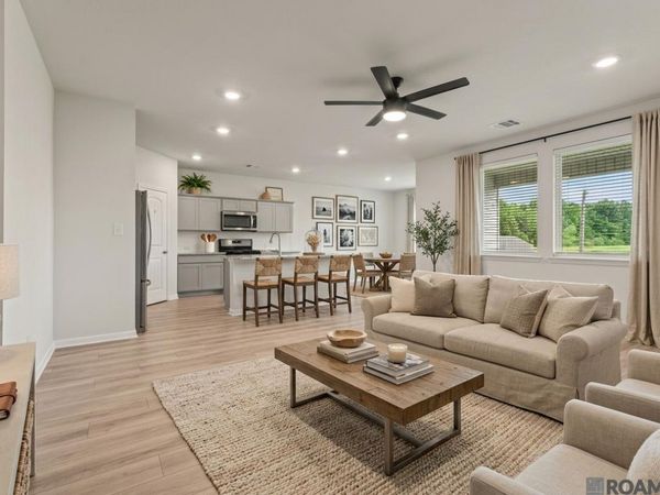 13758 Wincrest Dr, Walker, LA 70785