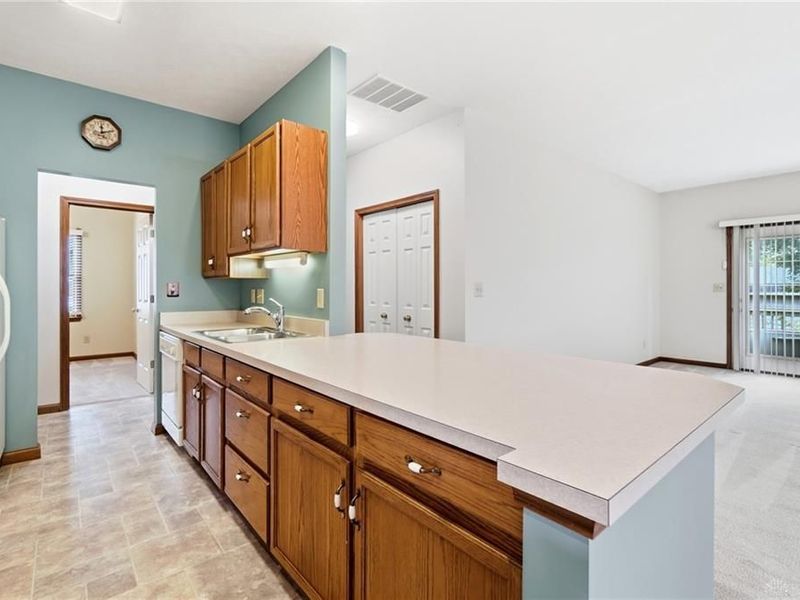 303 Mumford Drive, Troy, OH 45373 Photo 14