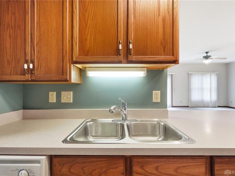 303 Mumford Drive, Troy, OH 45373 Photo 16