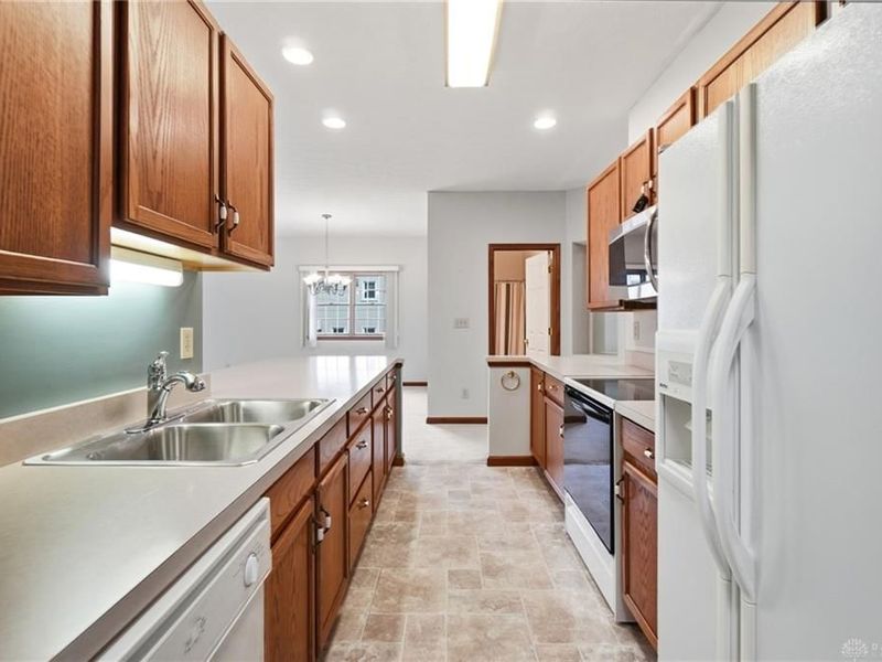303 Mumford Drive, Troy, OH 45373 Photo 17