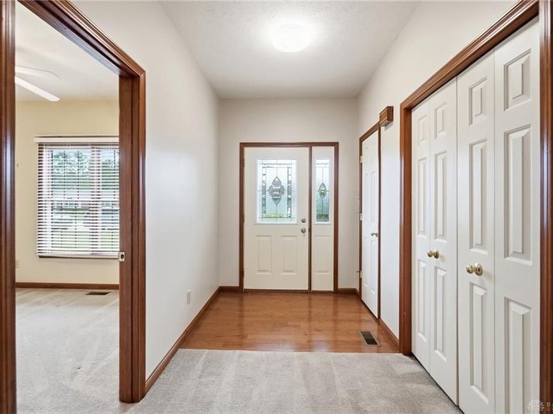 303 Mumford Drive, Troy, OH 45373 Photo 5