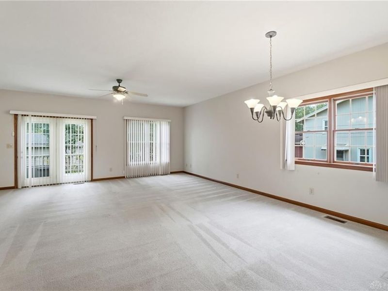 303 Mumford Drive, Troy, OH 45373 Photo 7