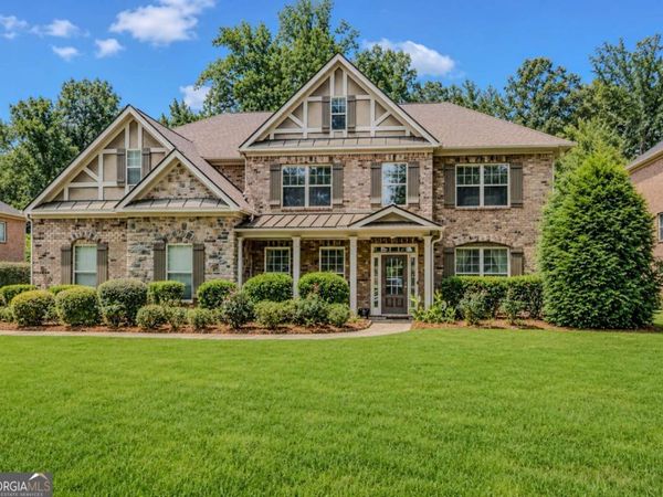 40 Village Green Court SW, Lilburn, GA 30047