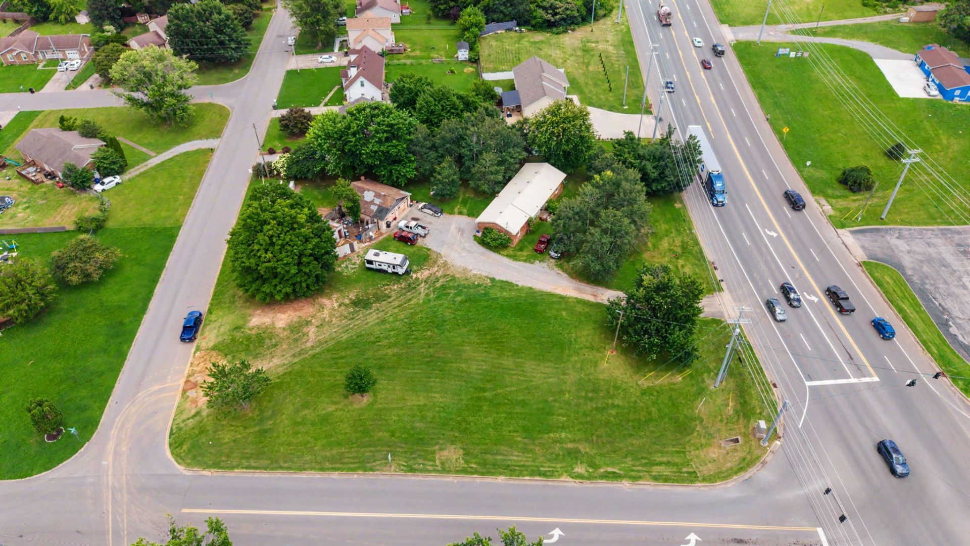 801 Tiny Town Rd , Clarksville, TN 37042 Main Photo