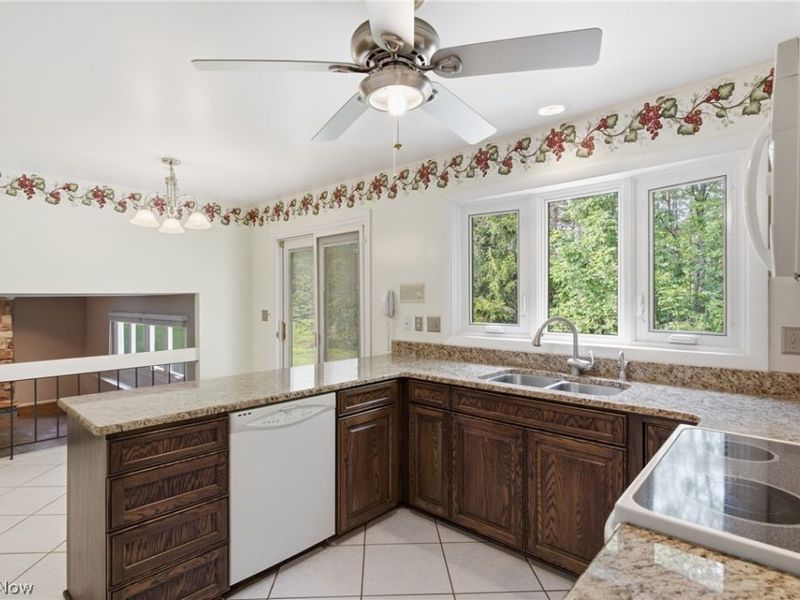 35771 Meadowdale Drive, Solon, OH 44139 Photo 12