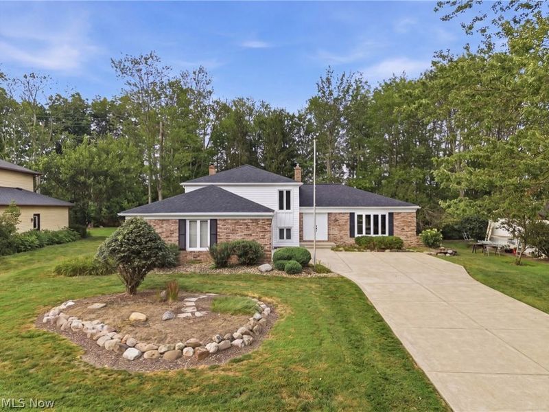 35771 Meadowdale Drive, Solon, OH 44139 Photo 2