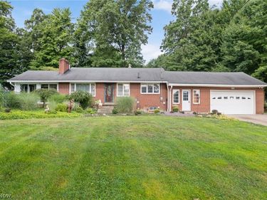 4290 Woodedge Boulevard, New Franklin, OH 44319