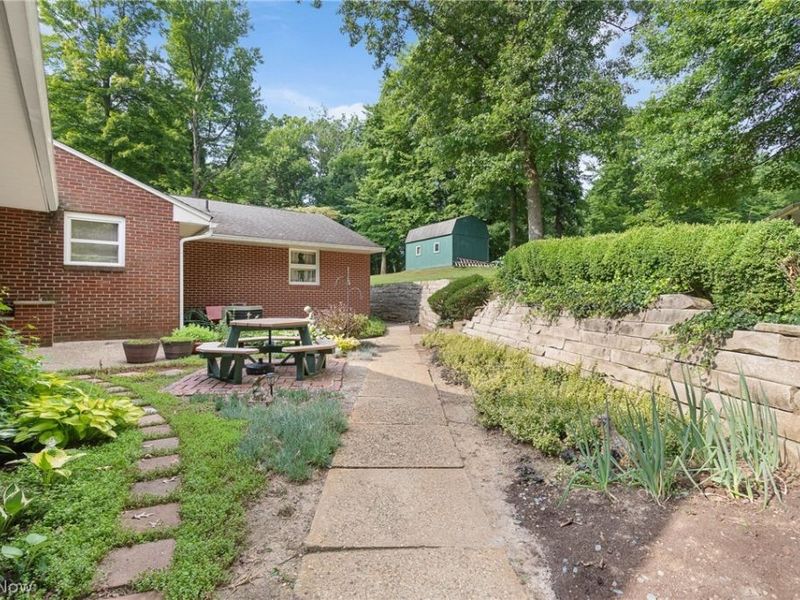 4290 Woodedge Boulevard, New Franklin, OH 44319 Photo 8