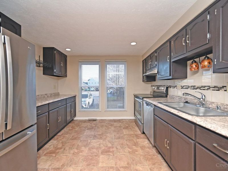 985 Woodlyn Drive N, Anderson Twp, OH 45230 Photo 13